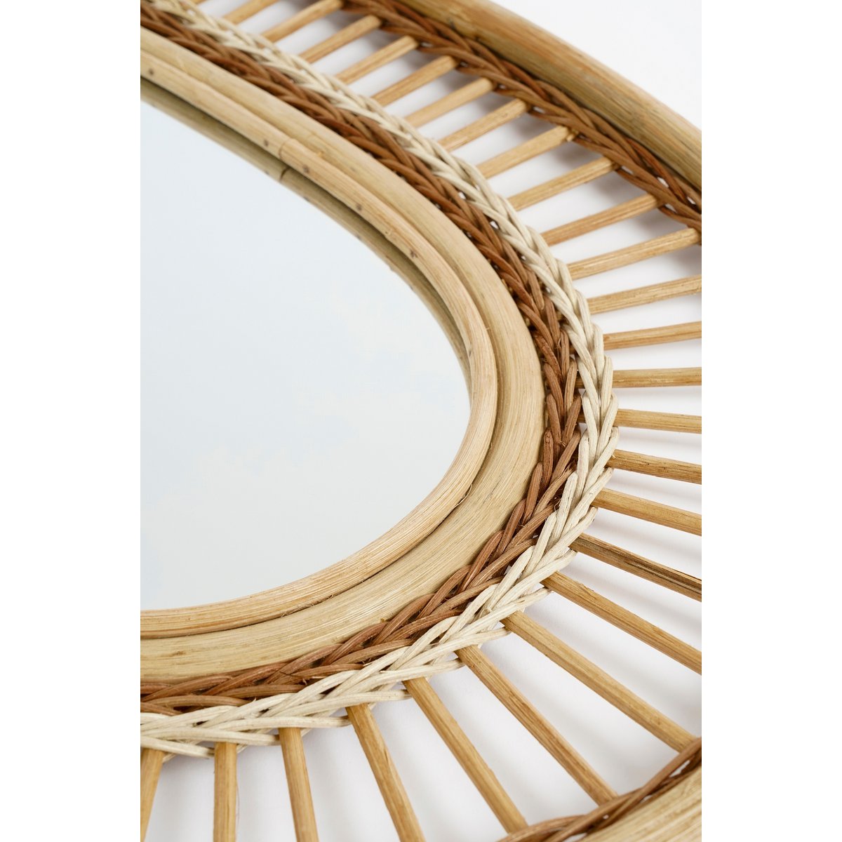 Oval Wandspiegel - L59 x B40 x H3 cm - Rotan - Lichtbruin